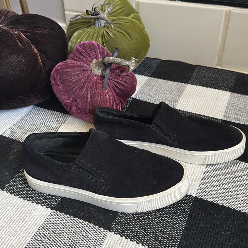 Vince Women’s Black Suede Leather Sneakers Sz 6